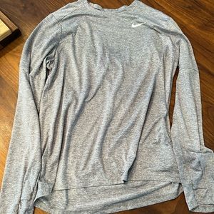Mike Mens dri-fit long sleeve running shirt. Stretchy material. Medium.
